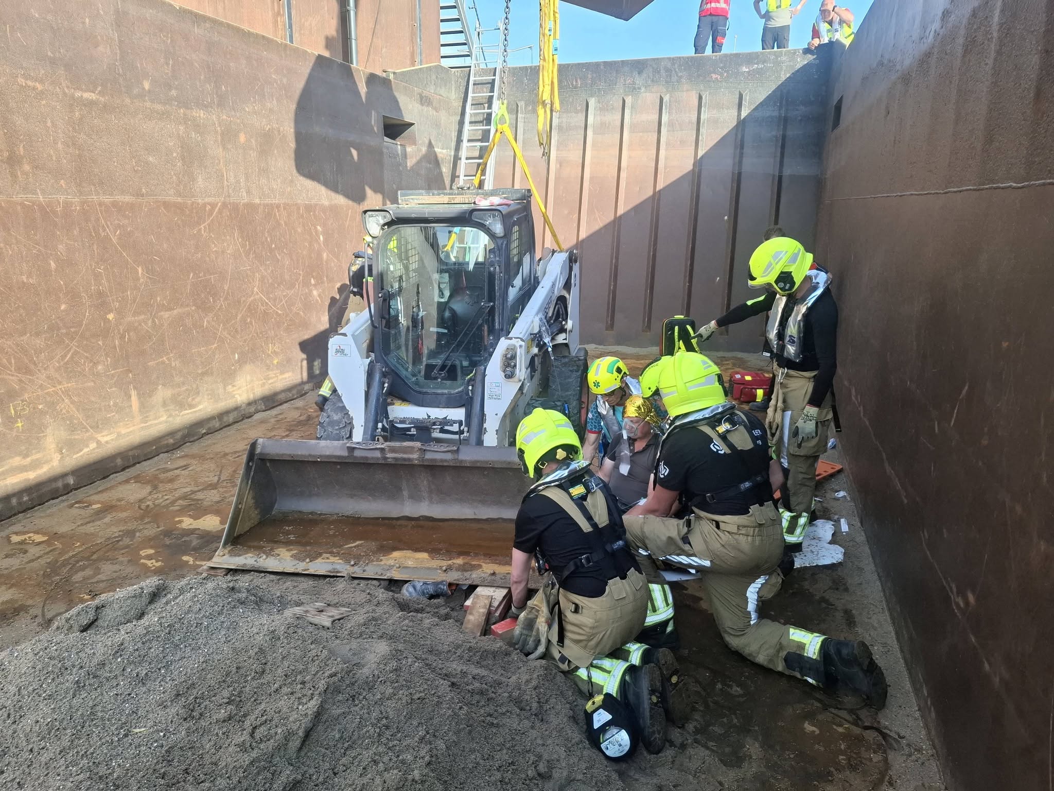 Vaardigheidstoets brandweer op terrein van De Beijer